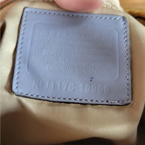 Coach bag & wristlet. Signature C satin style 18969 & matching wristlet. - Picture 6 of 11